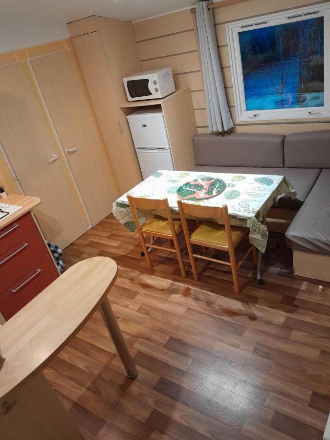 Location Mobil-Home Le Parc Des Roches Saint-Cheron Ngoại thất bức ảnh